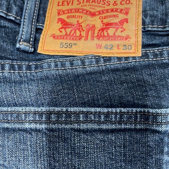 Levi's 559 Jeans Relaxed Straight Fit Dark Wash W42 L30 - Picture 3 of 5
